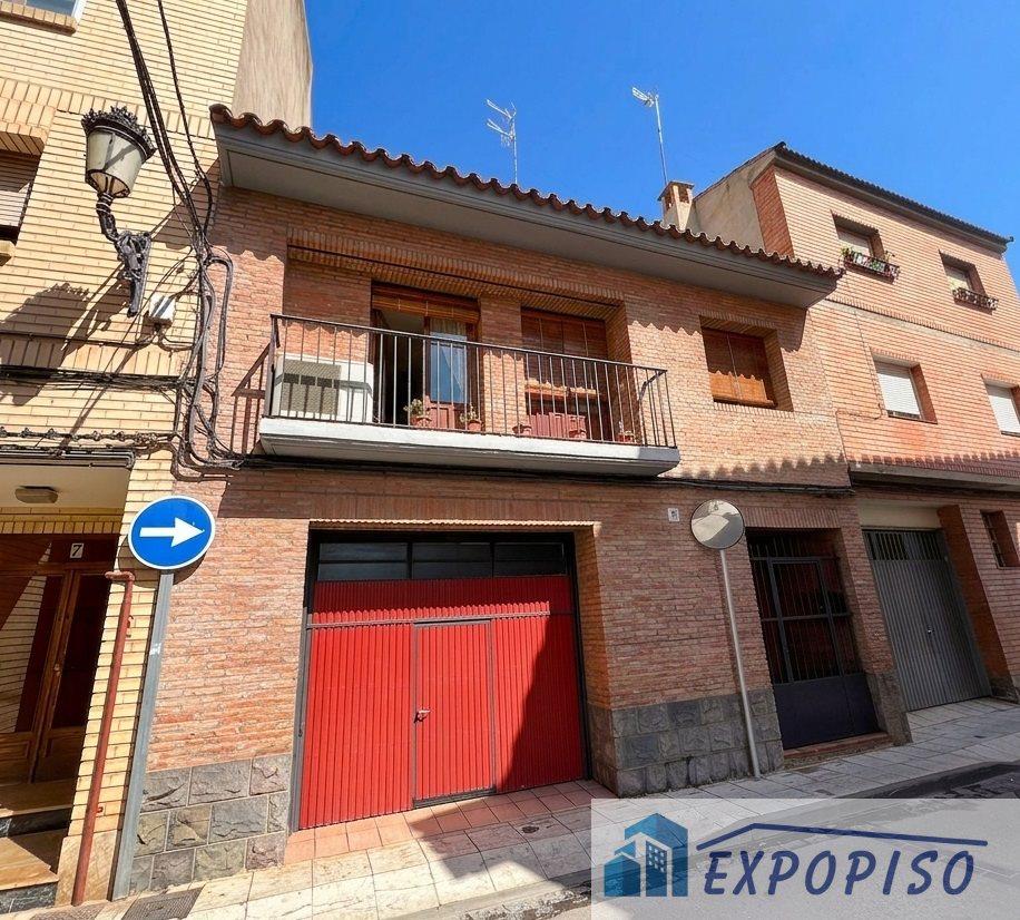 Casa independiente en La Almunia de Doña Godina - Imagen# 1