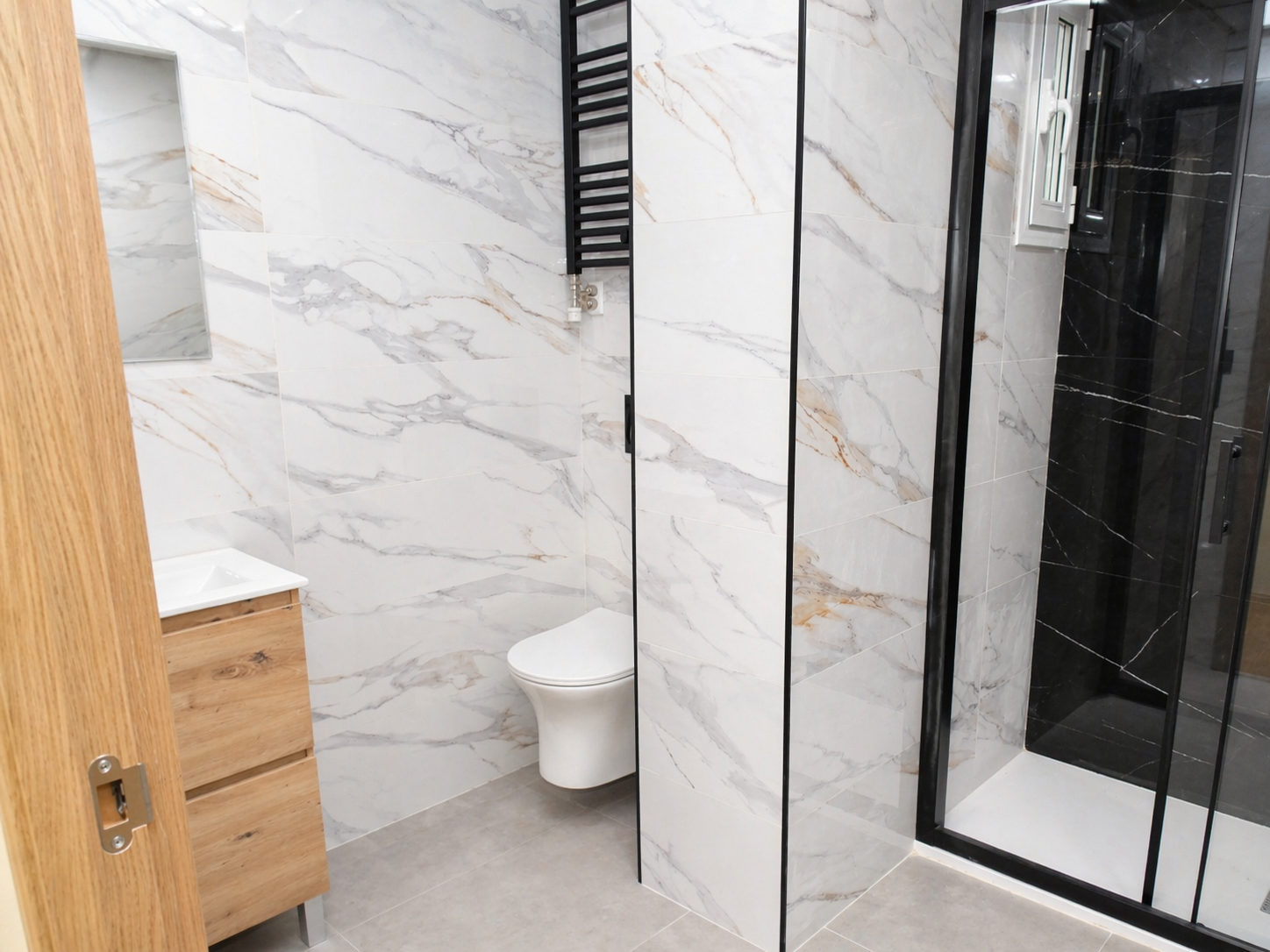 💎 ¡ÚLTIMA VIVIENDA DISPONIBLE! Reforma de Lujo a Estrenar en Zaragoza 💎 ¿Buscas el hogar de tus sueños o una inversión infalible? EXPOPISO VENDE en exclusiva este espectacular bajo - Imagen# 5